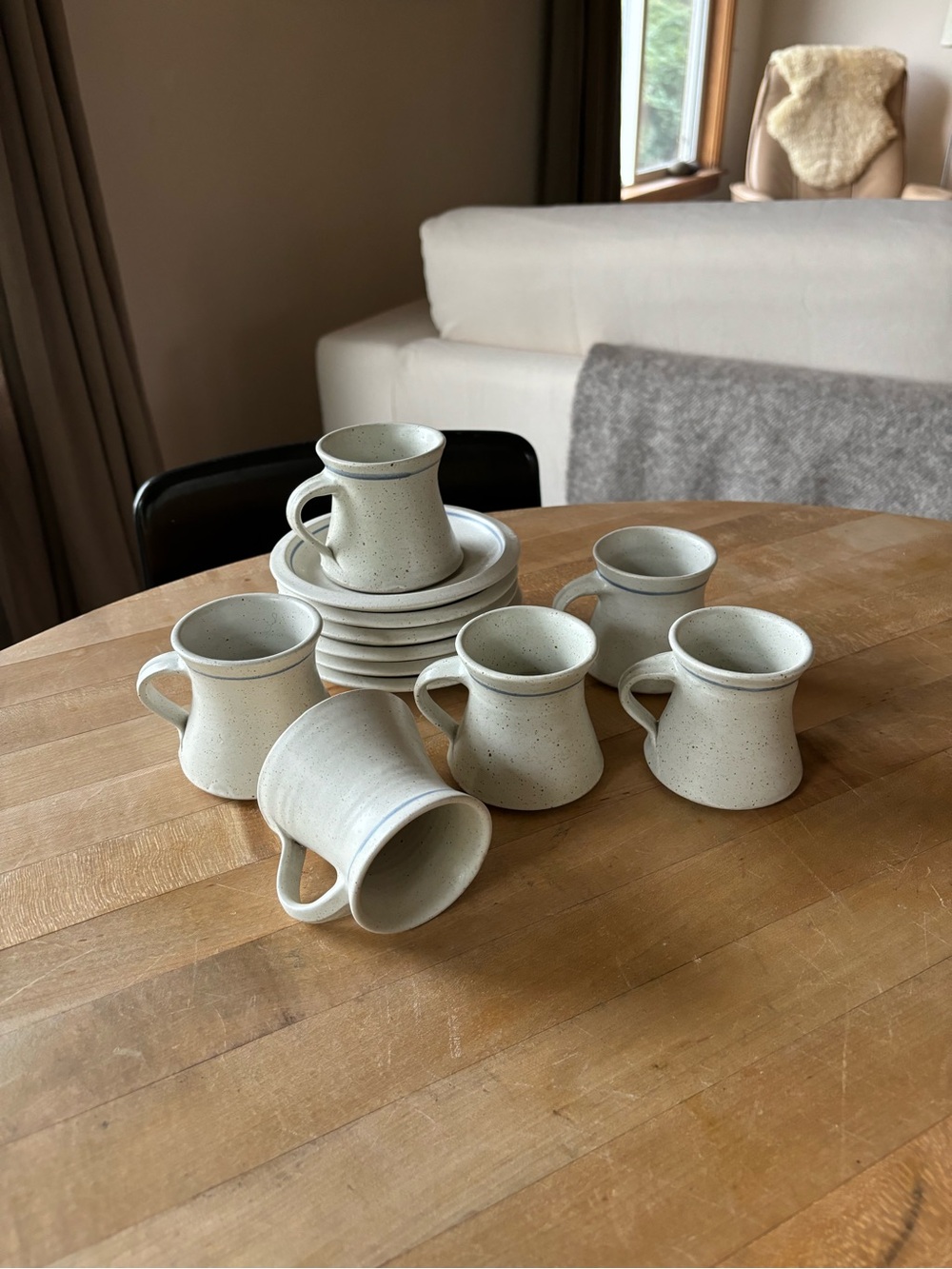 Vintage Studio Pottery Cups/Saucers - Picture 6 of 8